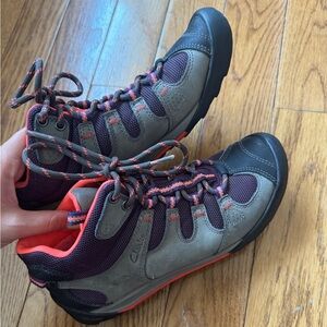 Clark’s Women's 8.5 Outlay North Outdoor Hiking Boots Ortholite Insole